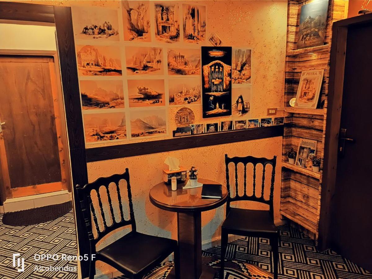 ホテル Plaza De Petra ワディ・ムーサ エクステリア 写真